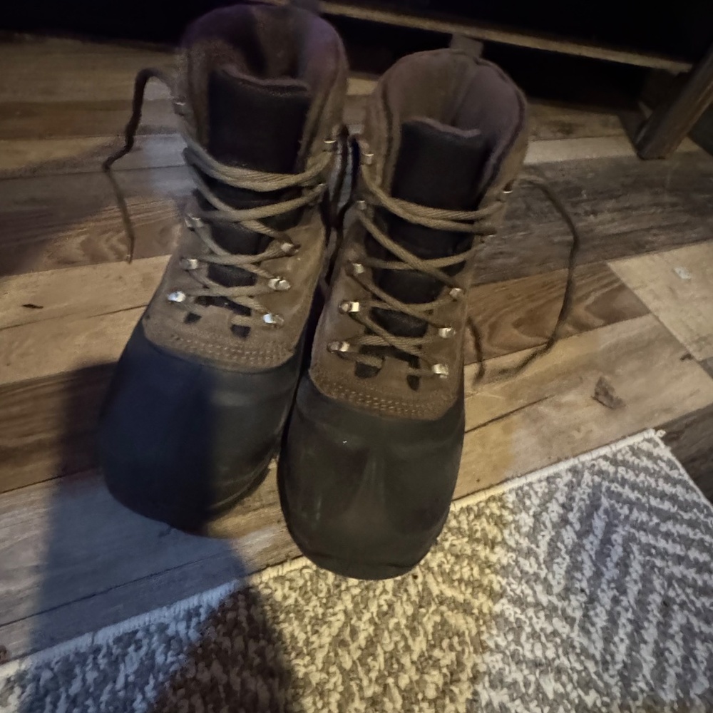 Boots - Picture 2 of 4